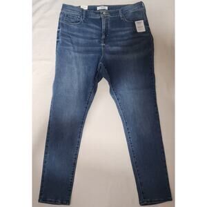 Denizen from Levi's ultra high rise super skinny W34''x L40''